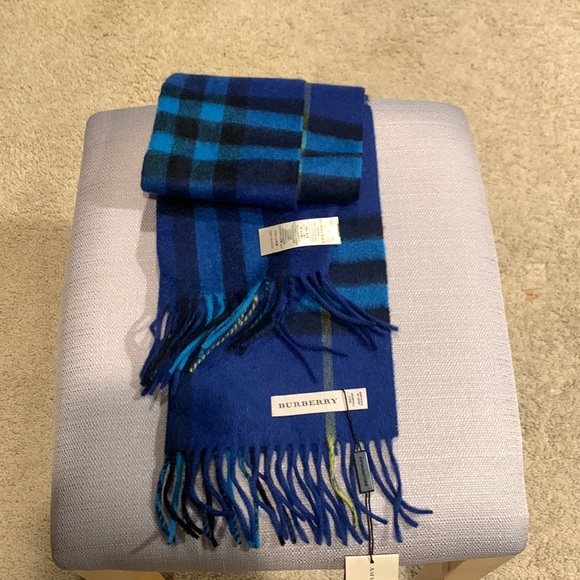 Burberry cashmere blue scarf - Picture 1 of 5